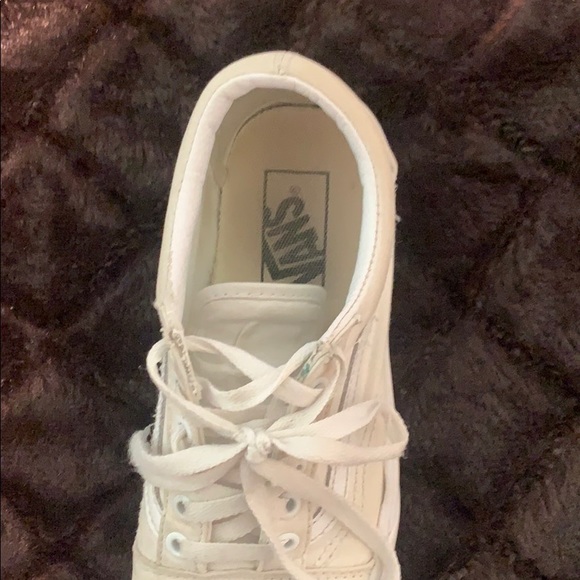 Vans - Picture 2 of 3